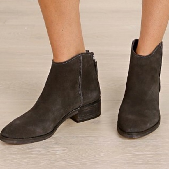 🍃💕NIB Dolce Vita Anthracite Suede Zip Bootie - Picture 3 of 15